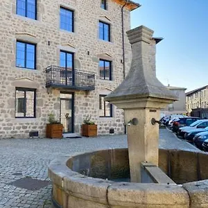 https://la-batisse-du-velay.hotels-rhonealpes.com